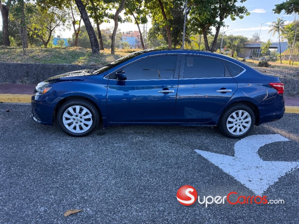 2019 Nissan Sentra S — foto 2 / 12