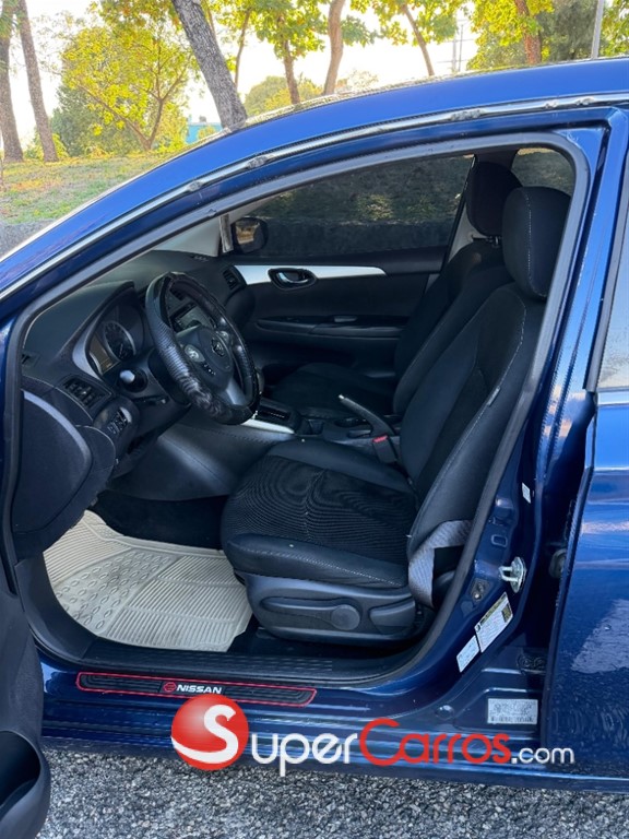 2019 Nissan Sentra S — foto 8 / 12