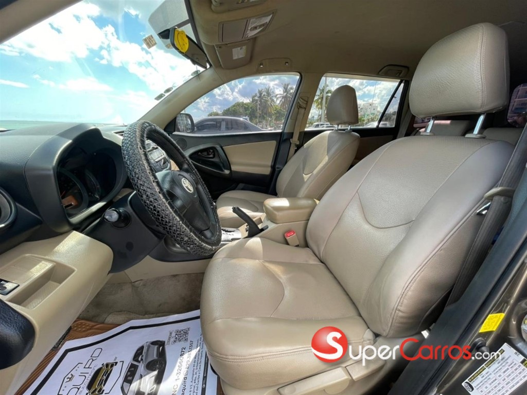 2011 Toyota RAV4 LE PLUS — foto 9 / 10