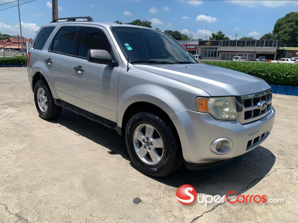 2010 Ford Escape XLT — foto 2 / 6