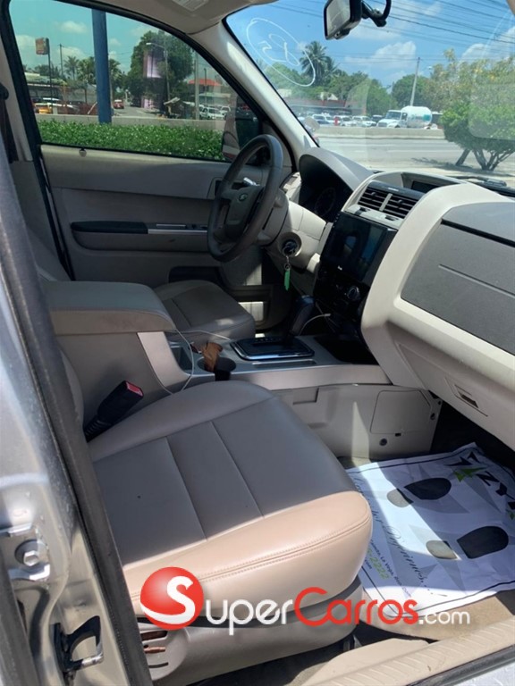 2010 Ford Escape XLT — foto 4 / 6