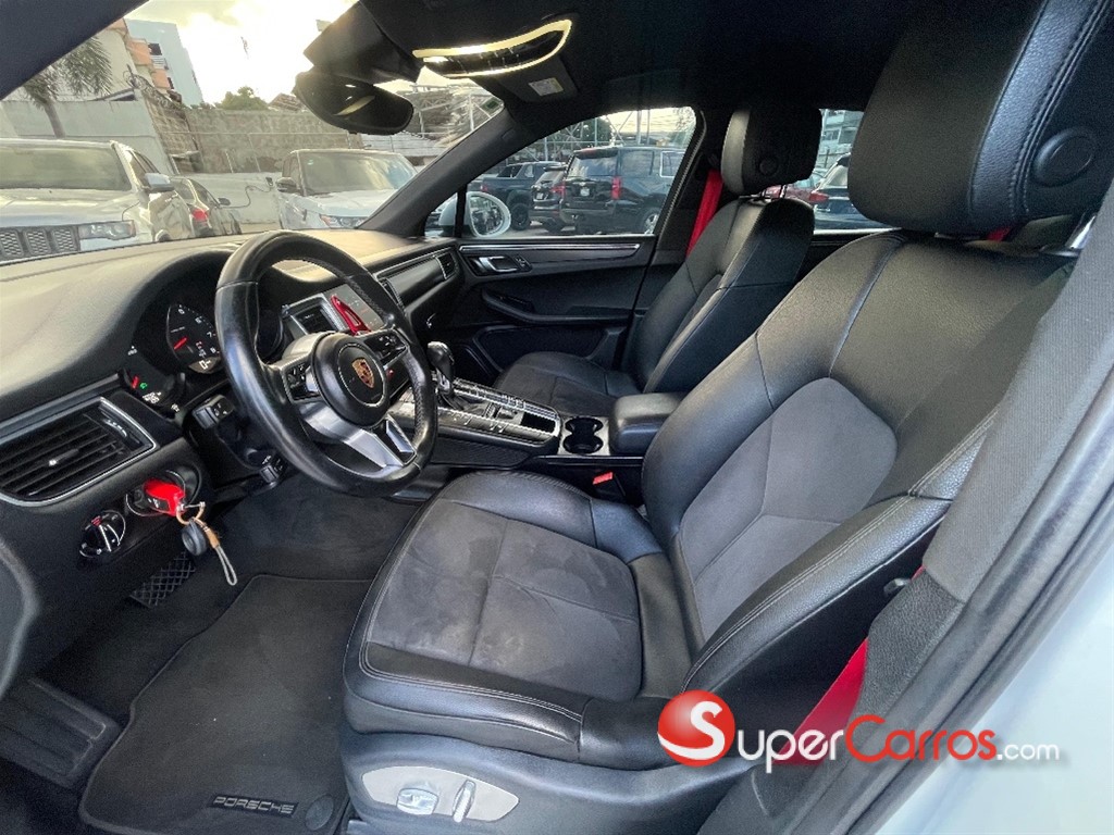 2017 Porsche Macan — foto 8 / 10
