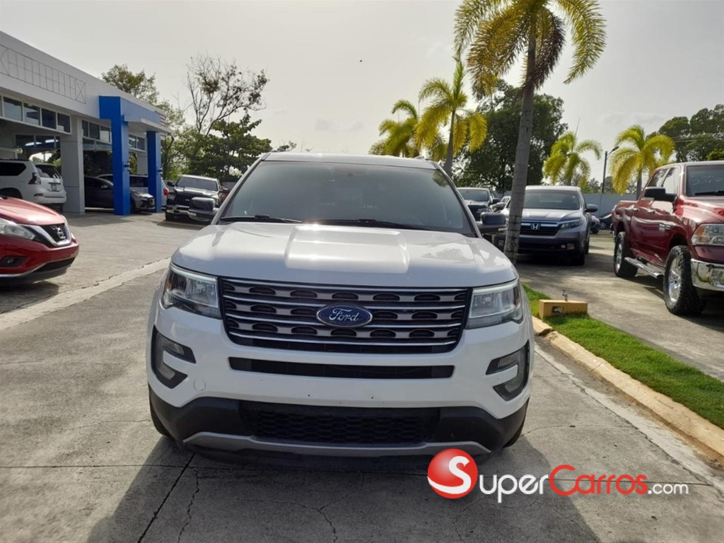 2017 Ford Explorer XLT — foto 2 / 12