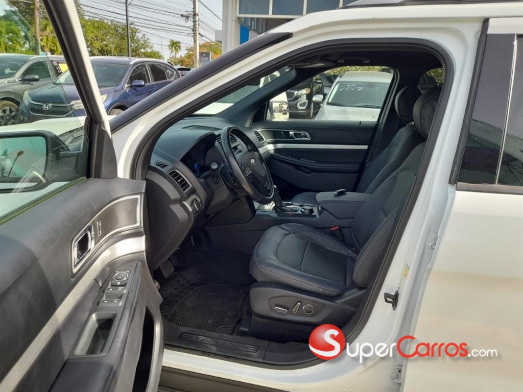 2017 Ford Explorer XLT — foto 4 / 12