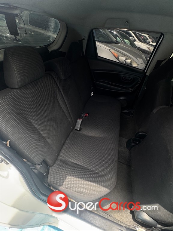 2018 Toyota VITZ — foto 8 / 11