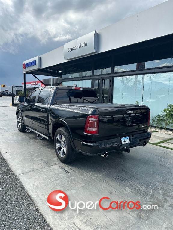 2019 Ram 1500 Laramie Crew Cab — foto 5 / 12