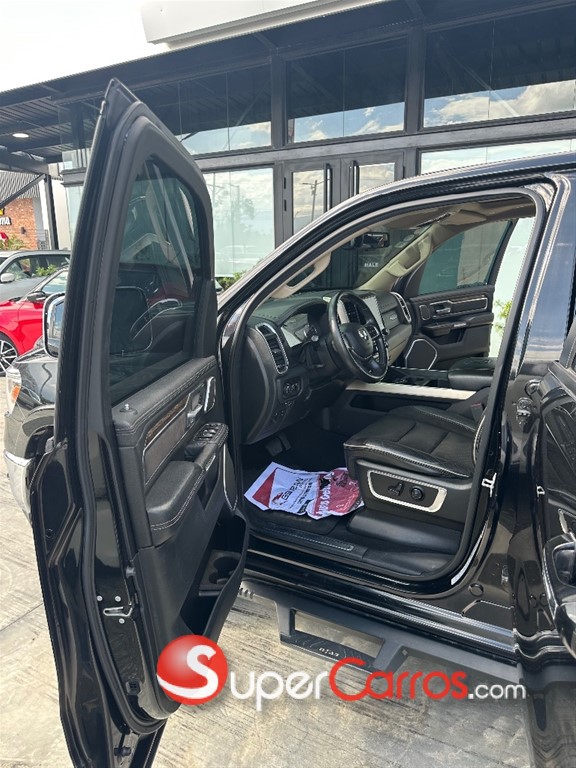 2019 Ram 1500 Laramie Crew Cab — foto 7 / 12