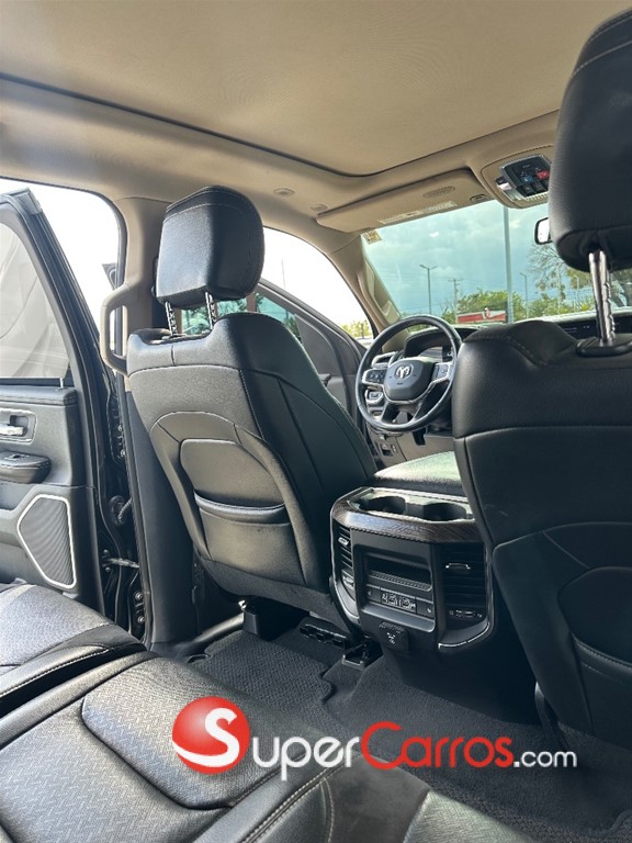 2019 Ram 1500 Laramie Crew Cab — foto 12 / 12