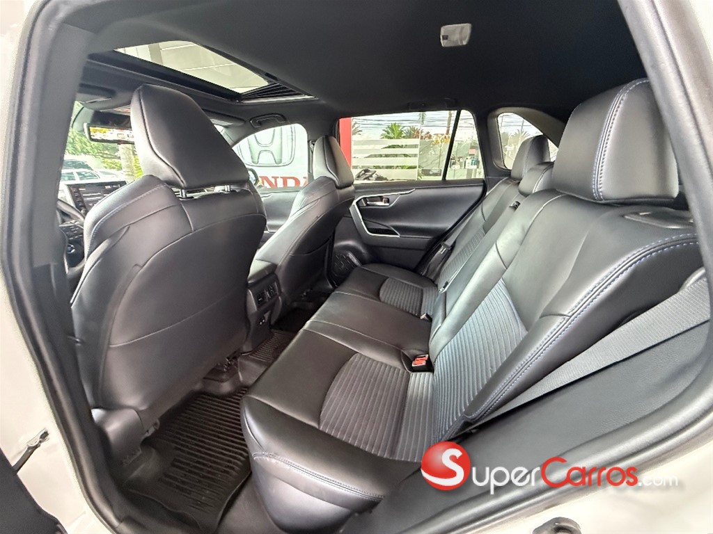 2019 Toyota RAV4 XSE Hybrid — foto 8 / 11