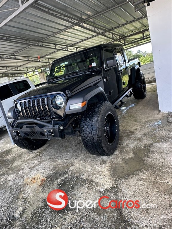 2020 Jeep Gladiator — foto 8 / 12