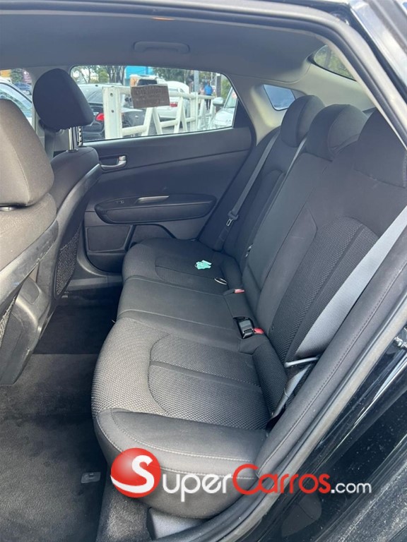 2019 Kia Optima FE — foto 7 / 12