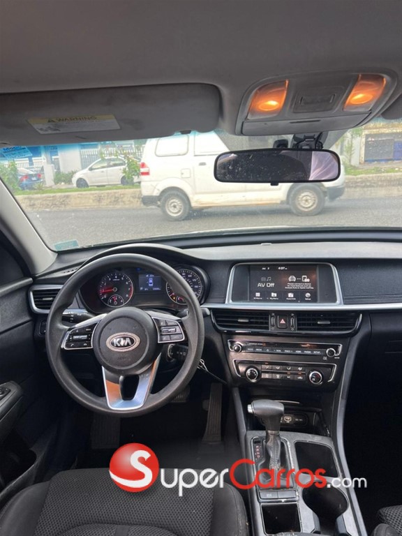 2019 Kia Optima FE — foto 8 / 12