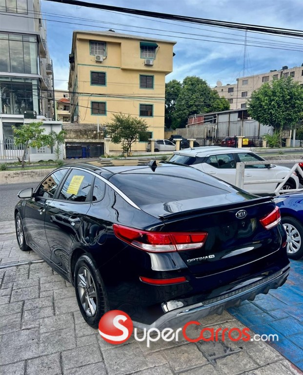 2019 Kia Optima FE — foto 9 / 12