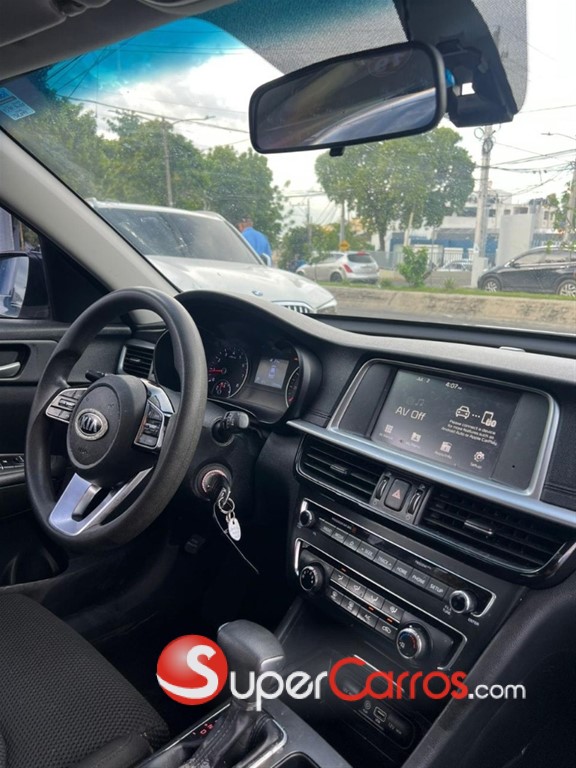 2019 Kia Optima FE — foto 10 / 12