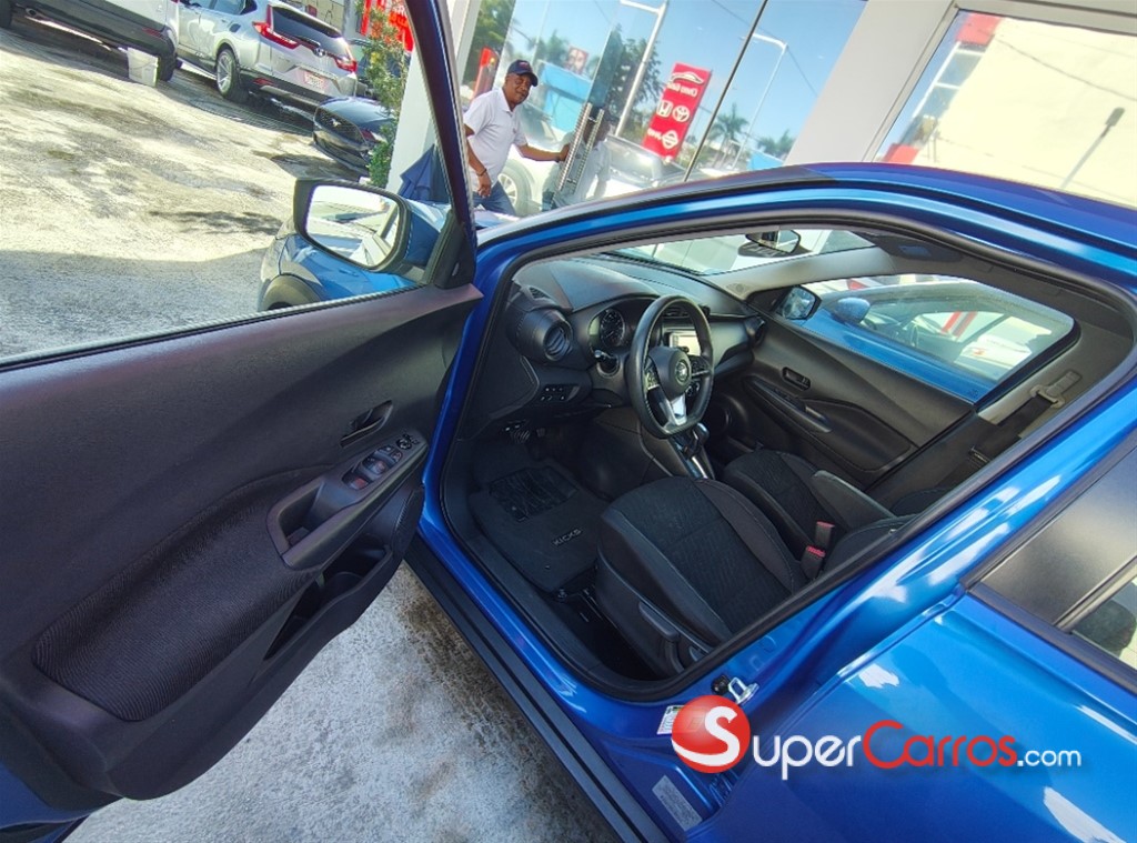 2021 Nissan Kicks SV — foto 4 / 9