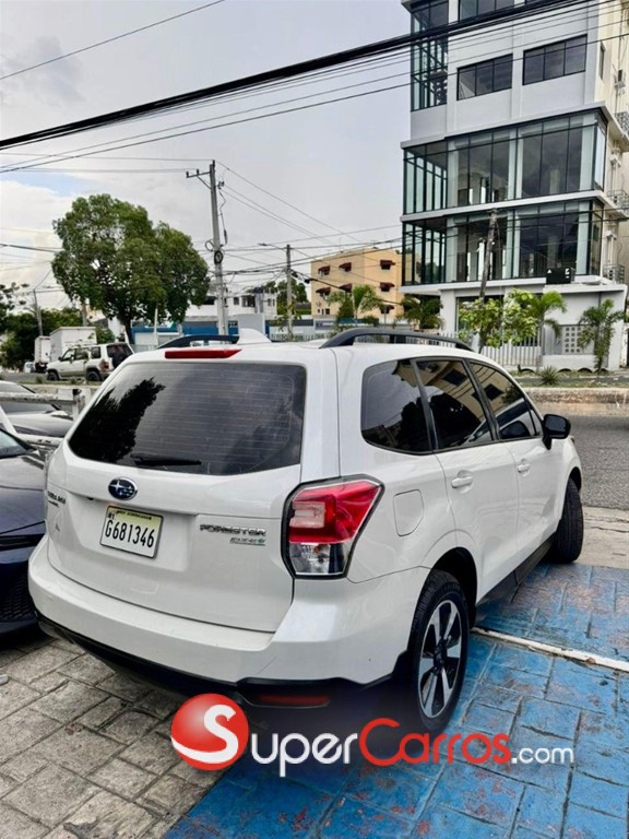 2017 Subaru Forester — foto 4 / 12