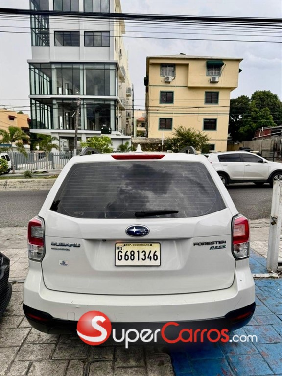 2017 Subaru Forester — foto 8 / 12