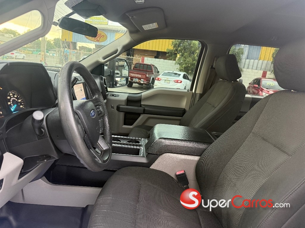 2019 Ford F 150 STX — foto 8 / 12