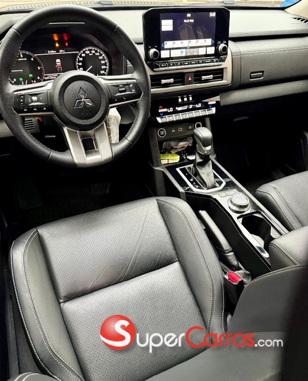 2025 Mitsubishi Motors L 200 Triton — foto 8 / 12