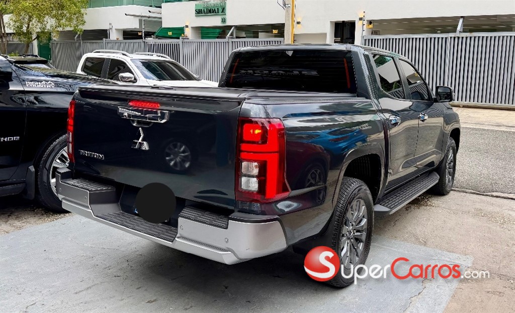 2025 Mitsubishi Motors L 200 Triton — foto 10 / 12
