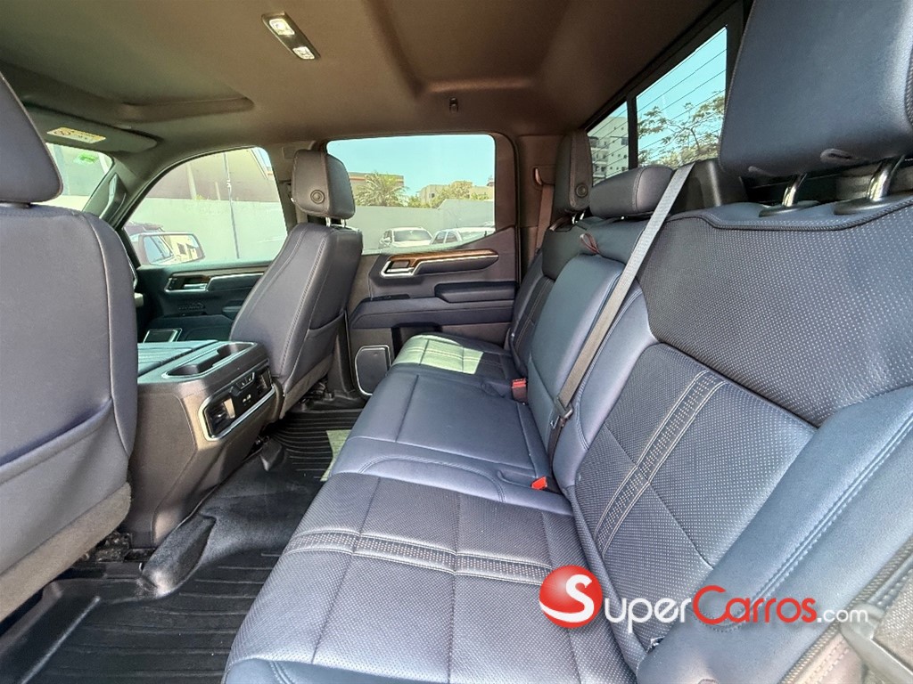 2023 Chevrolet Silverado 2500HD High Country — foto 4 / 7