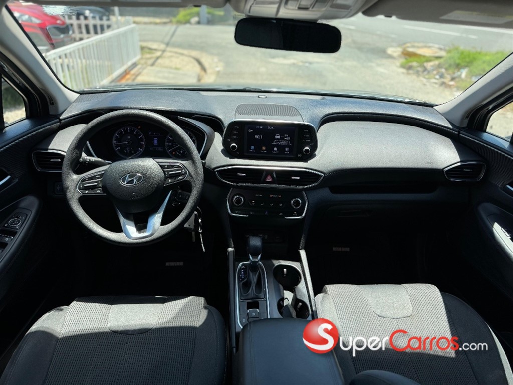 2020 Hyundai Santa Fe SE — foto 9 / 11