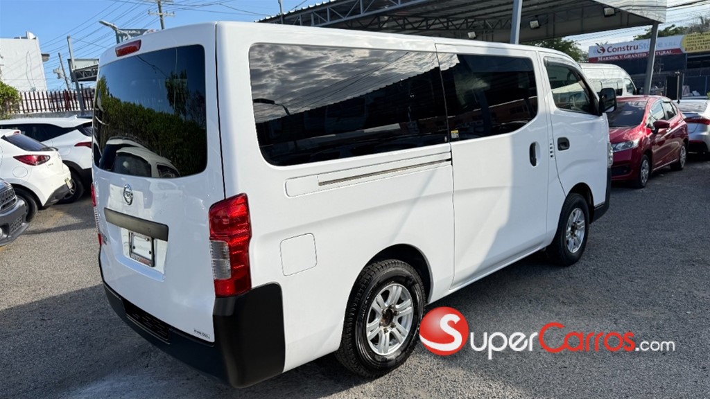 2020 Nissan Caravan — foto 8 / 12