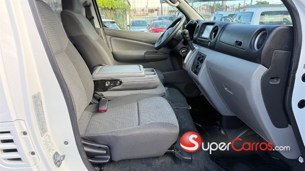 2020 Nissan Caravan — foto 9 / 12