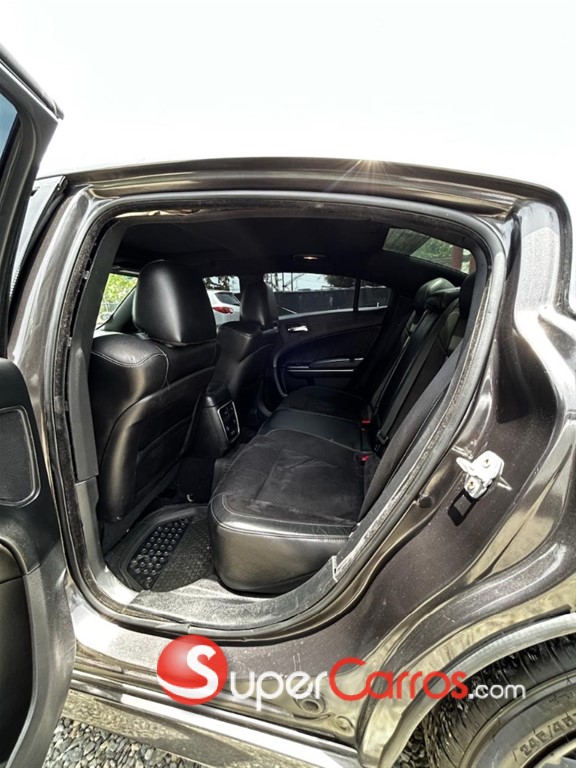 2019 Dodge Charger RT — foto 9 / 12