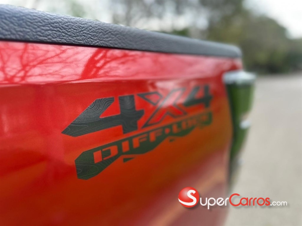 2027 Isuzu DMAX LSE — foto 6 / 12