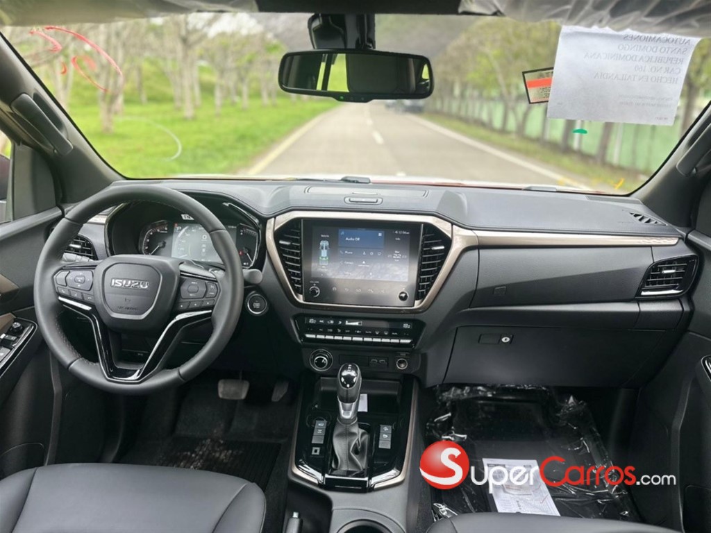 2027 Isuzu DMAX LSE — foto 8 / 12