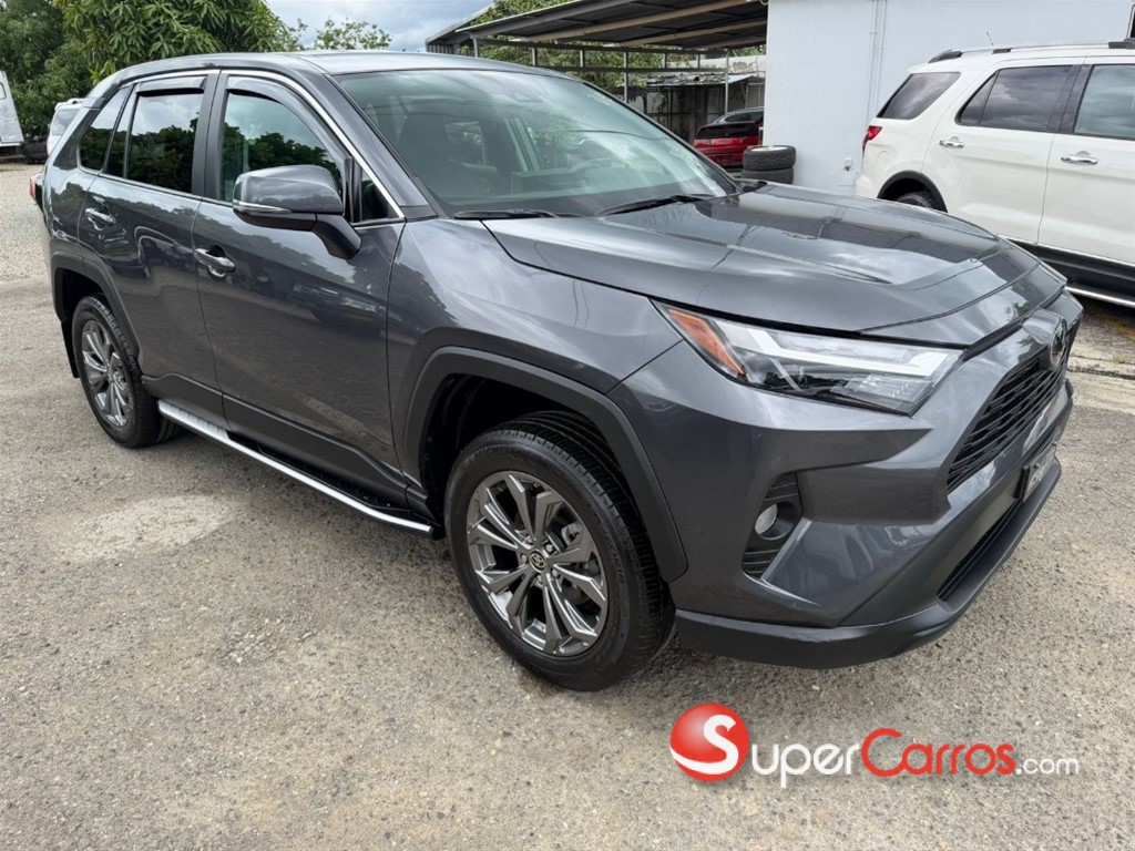 2025 Toyota RAV4 LE — foto 2 / 12