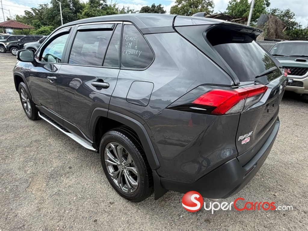 2025 Toyota RAV4 LE — foto 6 / 12