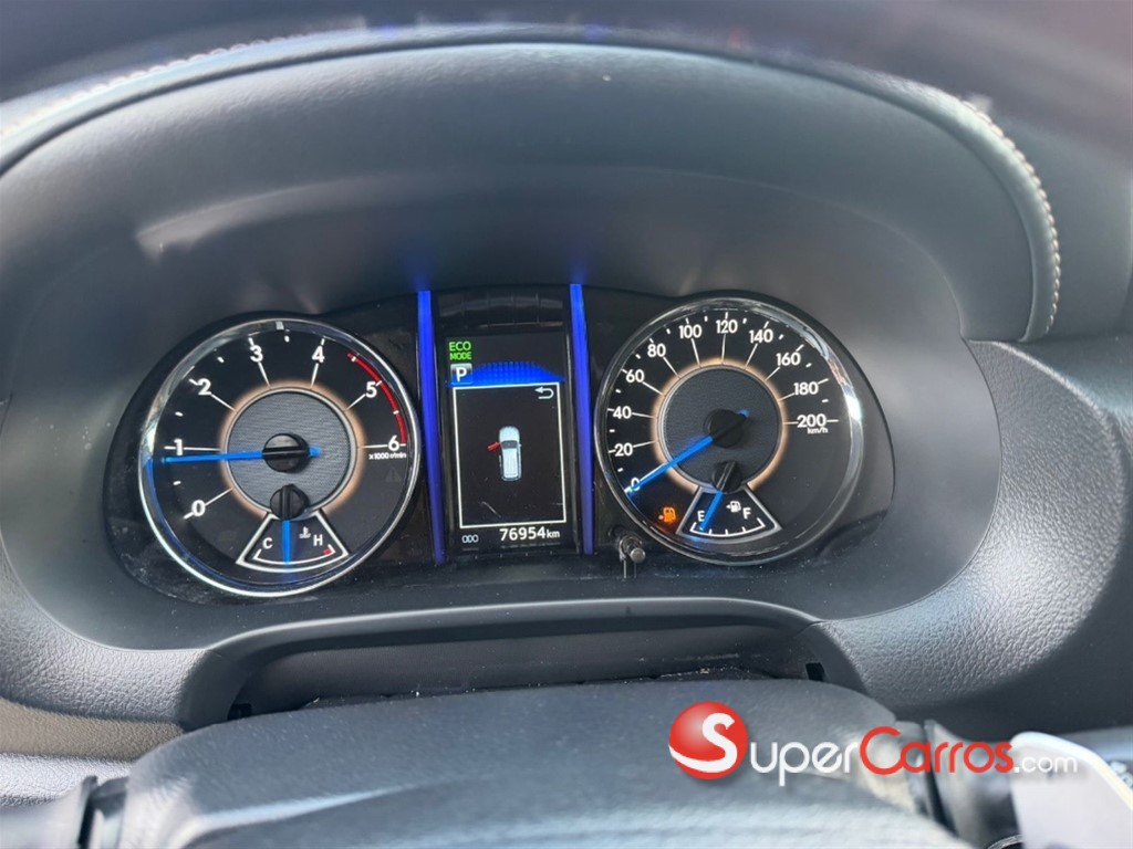 2020 Toyota Fortuner SRV — foto 10 / 12