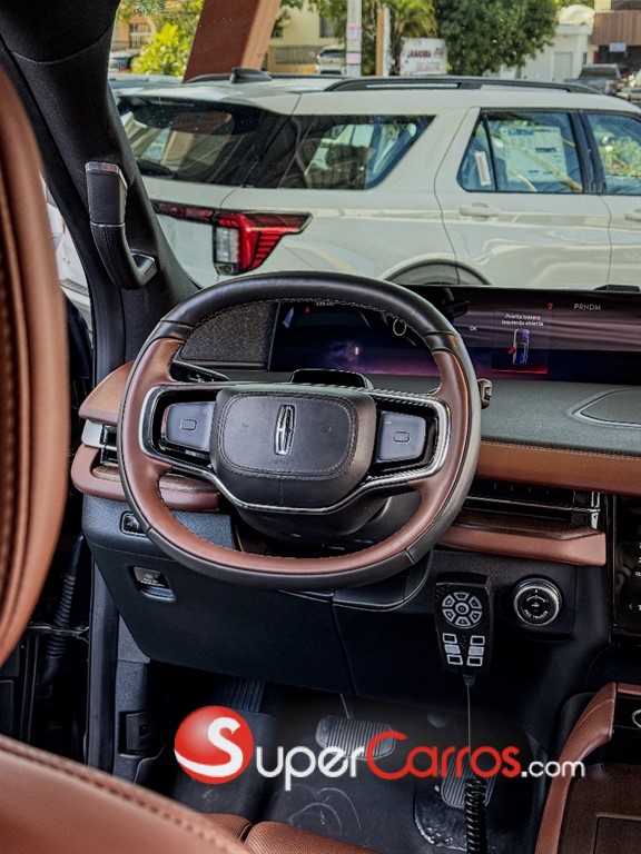 2025 Lincoln Navigator Reserve I — foto 5 / 12