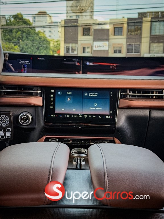 2025 Lincoln Navigator Reserve I — foto 9 / 12