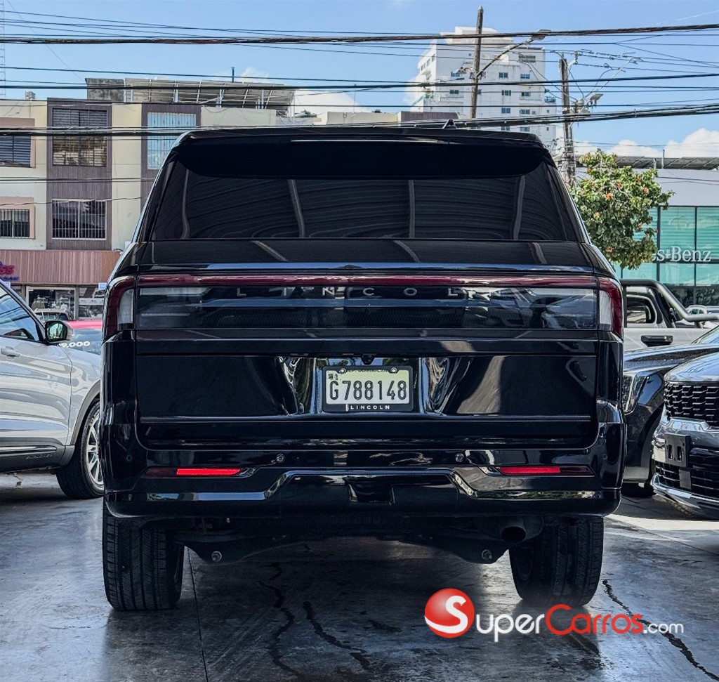 2025 Lincoln Navigator Reserve I — foto 11 / 12