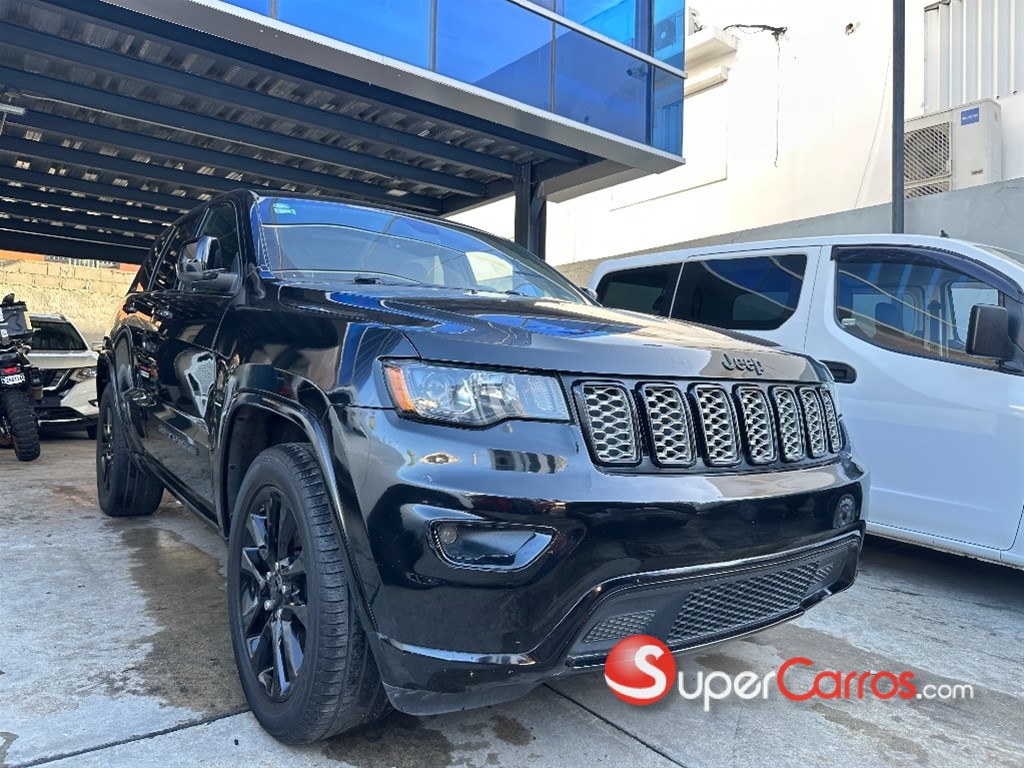 2018 Jeep Grand Cherokee Altitude — foto 3 / 9