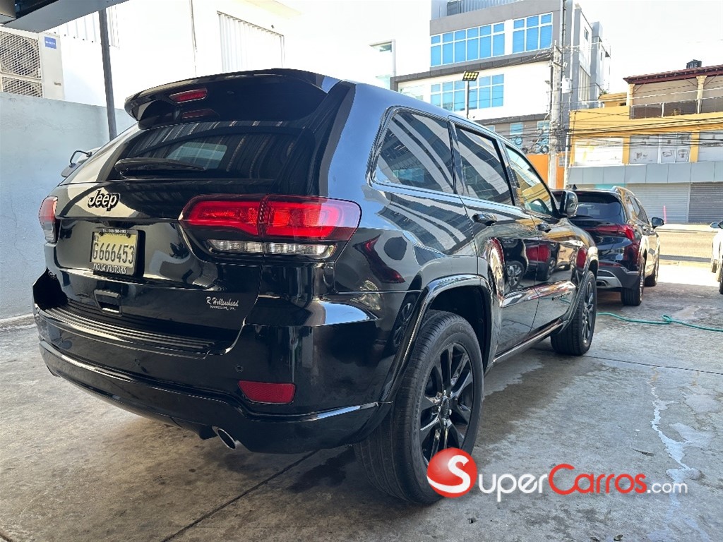 2018 Jeep Grand Cherokee Altitude — foto 4 / 9