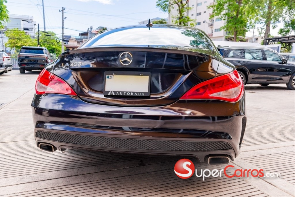 2015 Mercedes-Benz Clase CLA 250 — foto 4 / 9