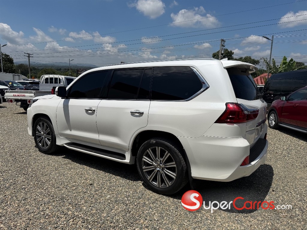 2017 Lexus LX 570 — foto 2 / 10