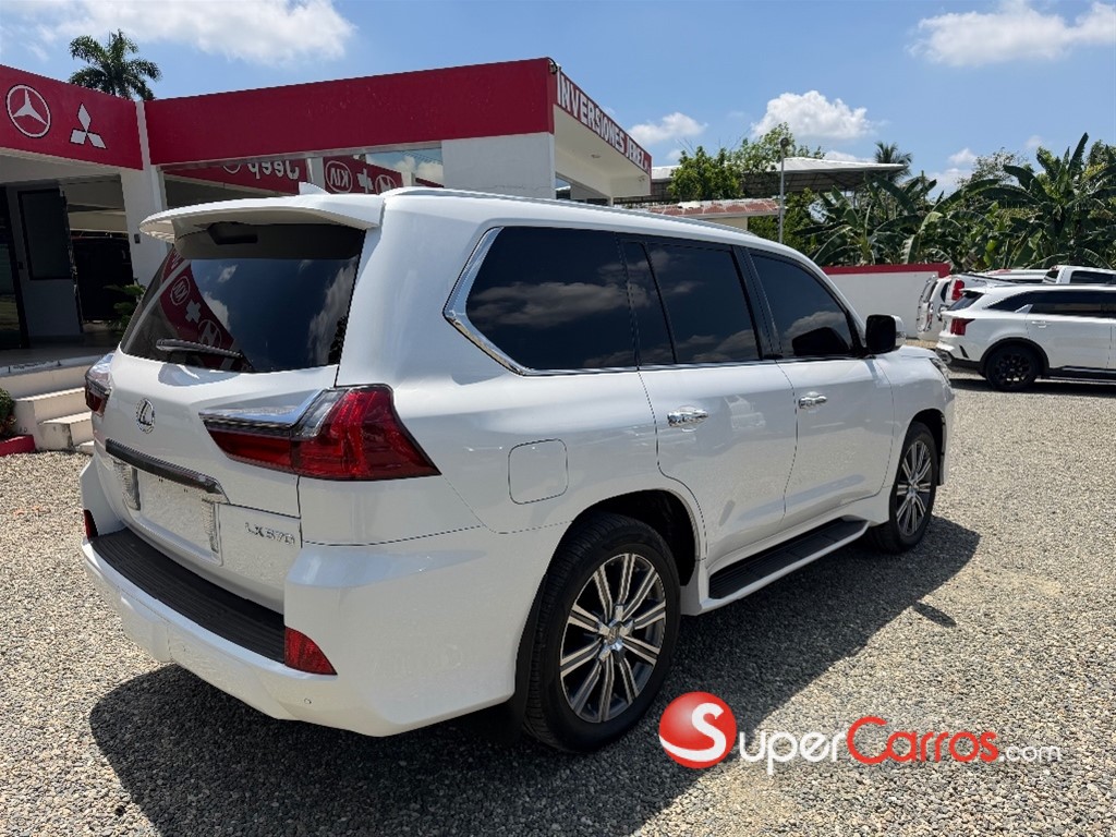 2017 Lexus LX 570 — foto 5 / 10