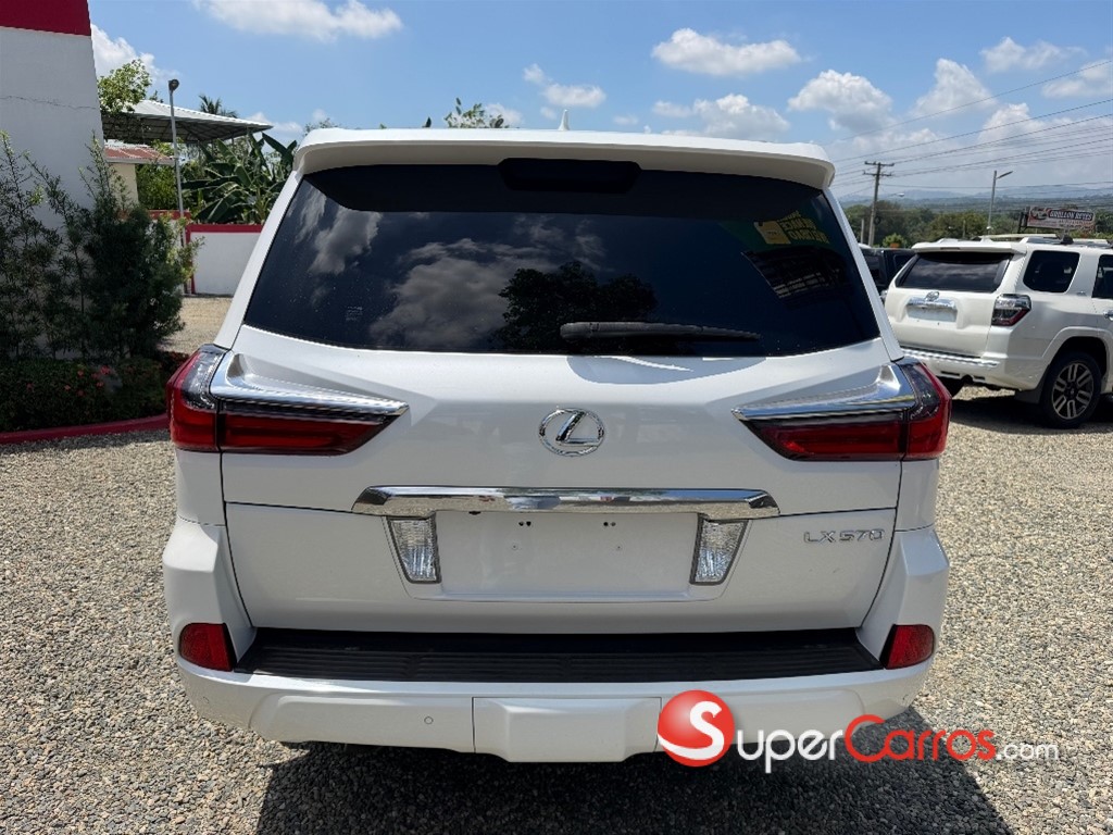 2017 Lexus LX 570 — foto 6 / 10