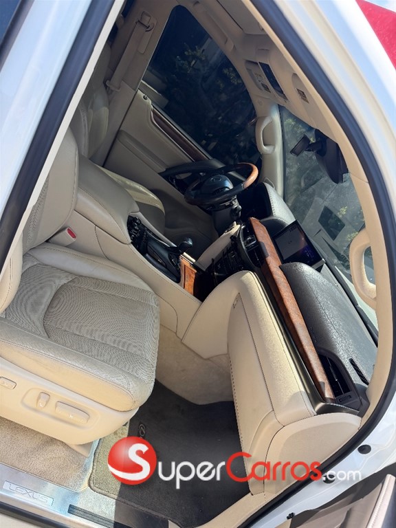 2017 Lexus LX 570 — foto 9 / 10