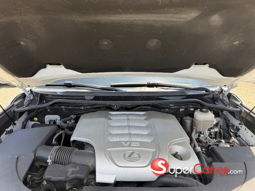 2017 Lexus LX 570 — foto 10 / 10