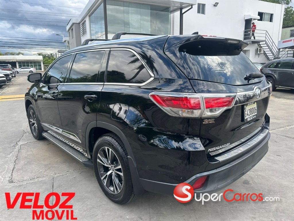 2016 Toyota Highlander XLE — foto 4 / 9