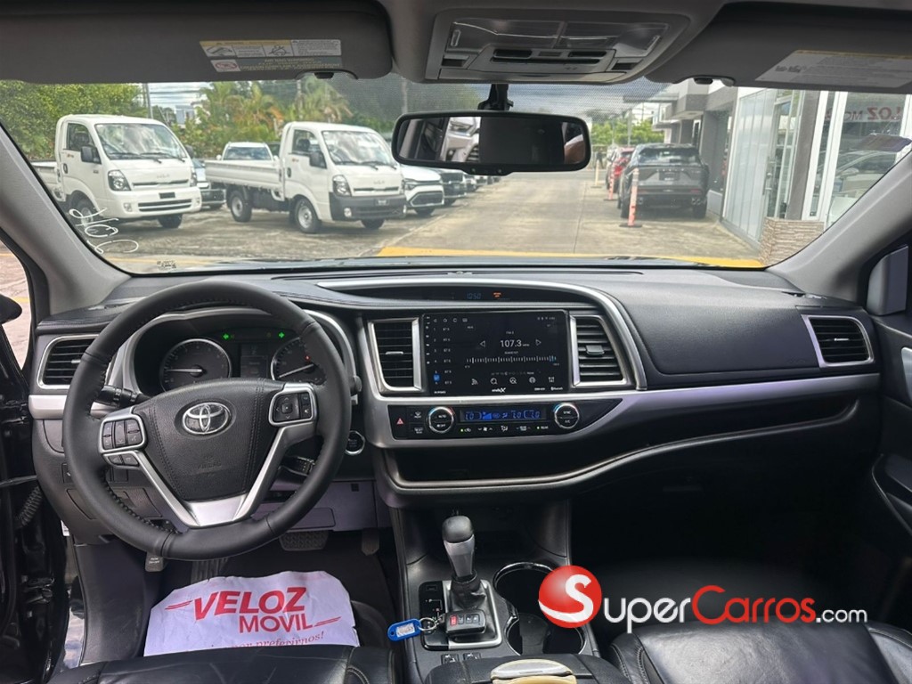 2016 Toyota Highlander XLE — foto 7 / 9