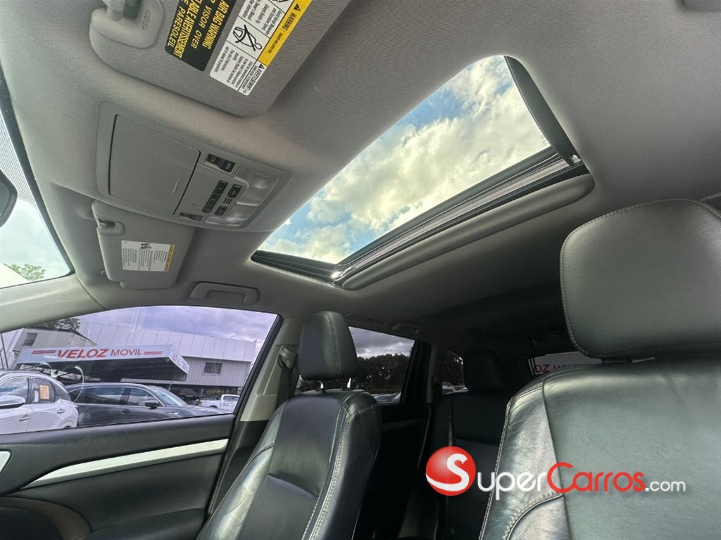 2016 Toyota Highlander XLE — foto 8 / 9