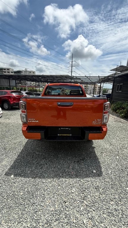 2024 Isuzu DMAX — foto 8 / 12