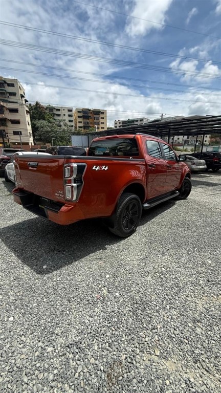 2024 Isuzu DMAX — foto 9 / 12